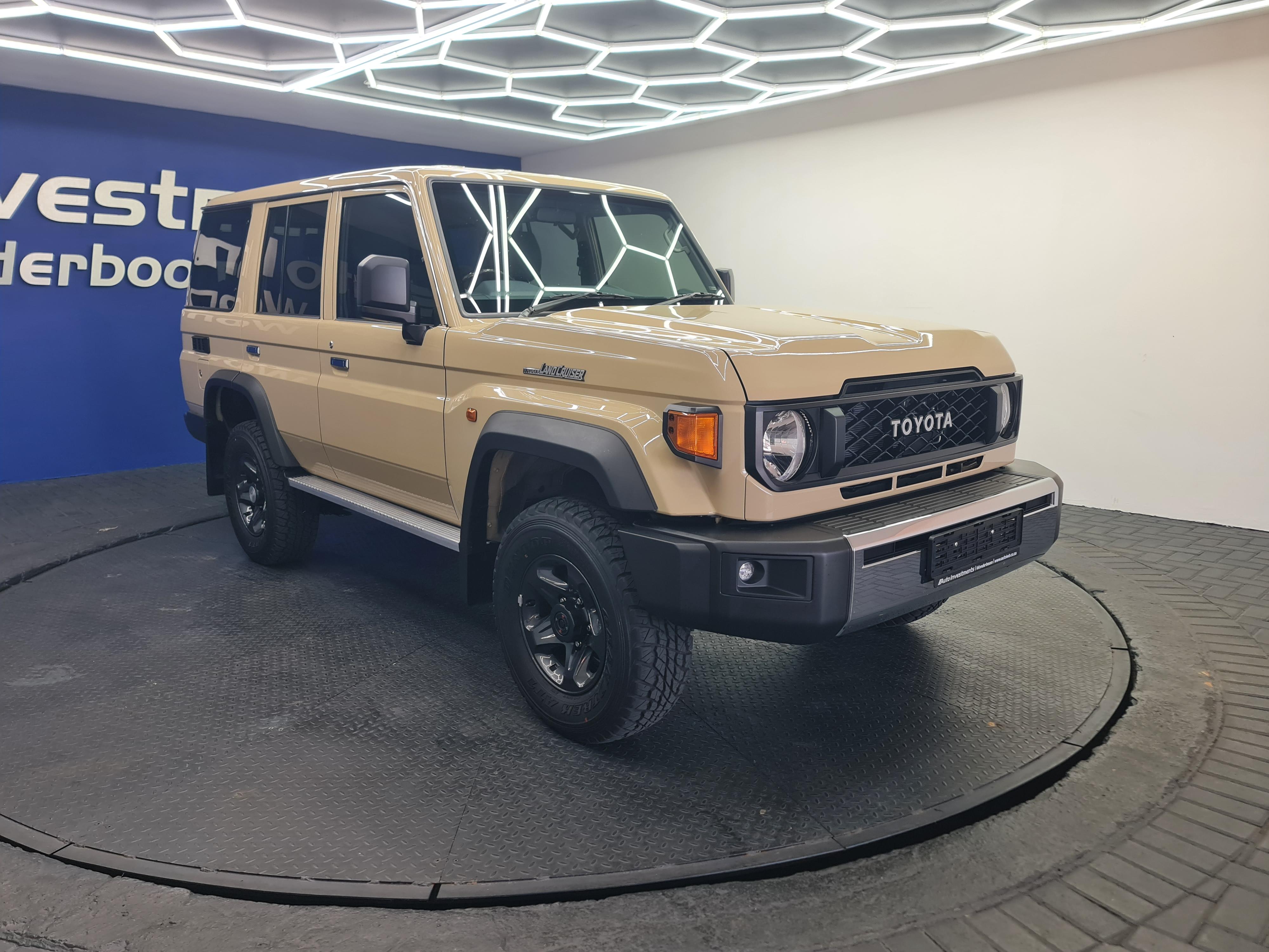 TOYOTA LANDCRUISER 70 LANDCRUISER 76 2.8 GD-6 S/W A/T - 3