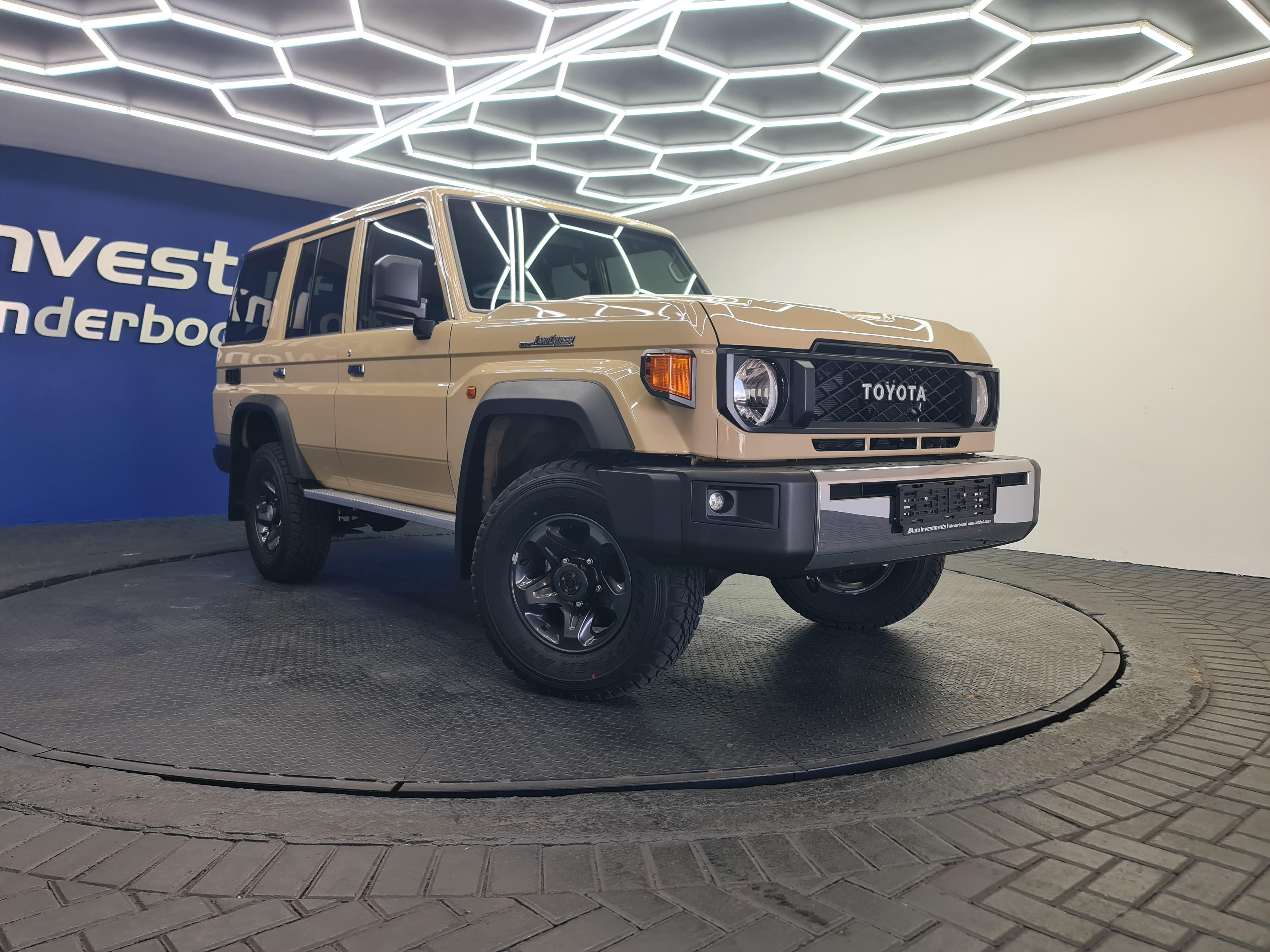 TOYOTA LANDCRUISER 70 LANDCRUISER 76 2.8 GD-6 S/W A/T - 1
