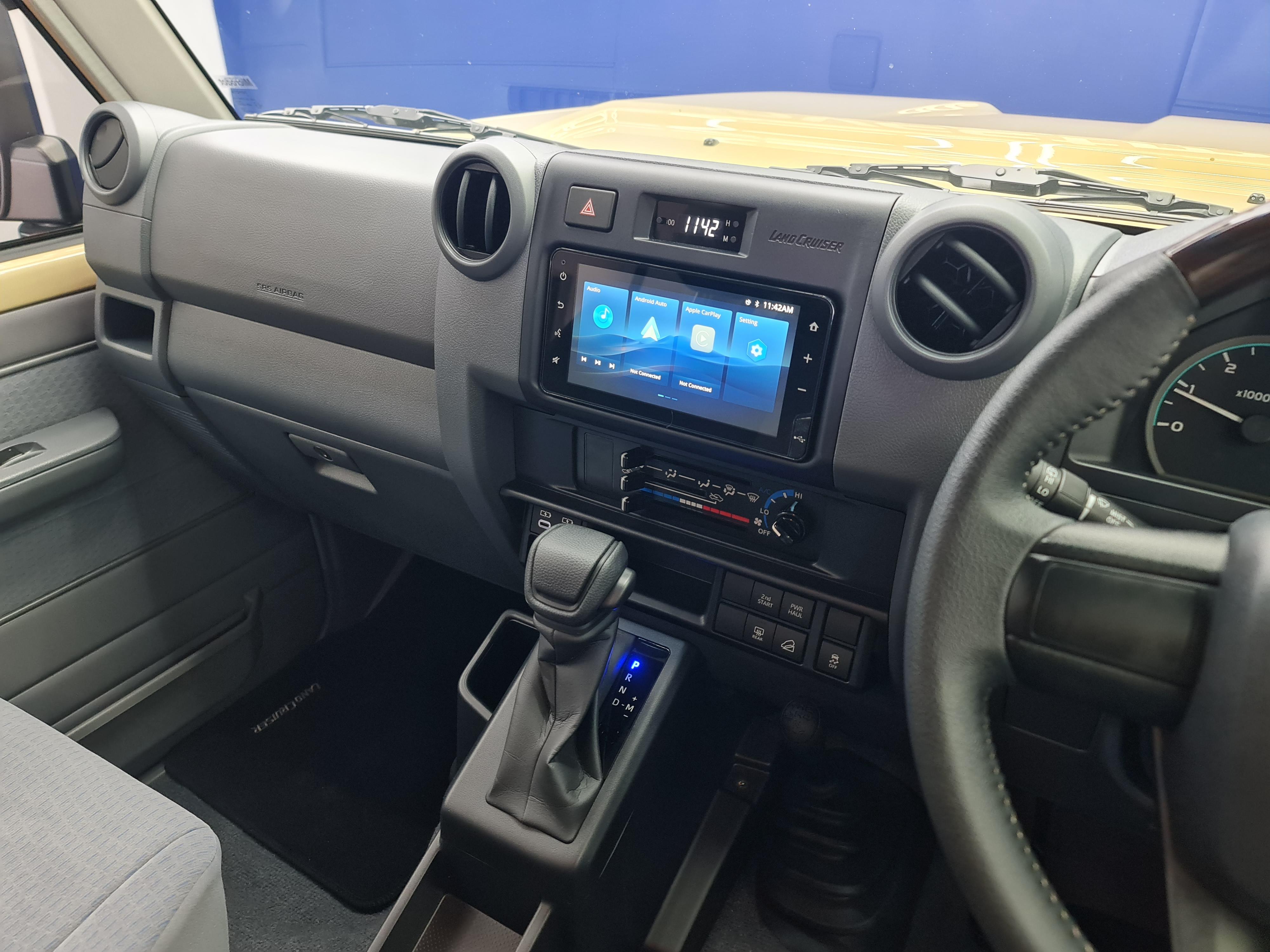 TOYOTA LANDCRUISER 70 LANDCRUISER 76 2.8 GD-6 S/W A/T - 13