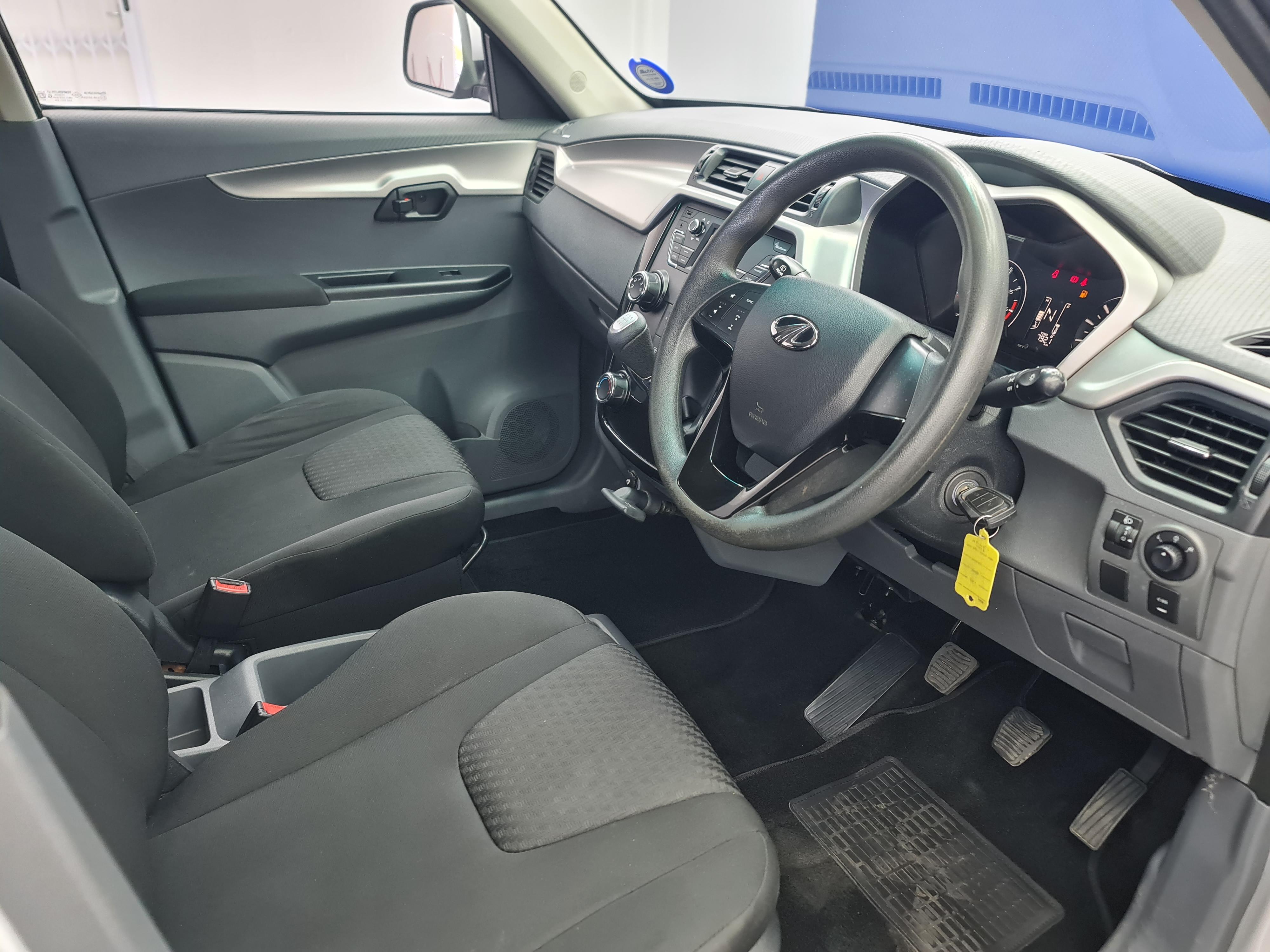 MAHINDRA KUV 100 1.2 K6+ NXT - 11