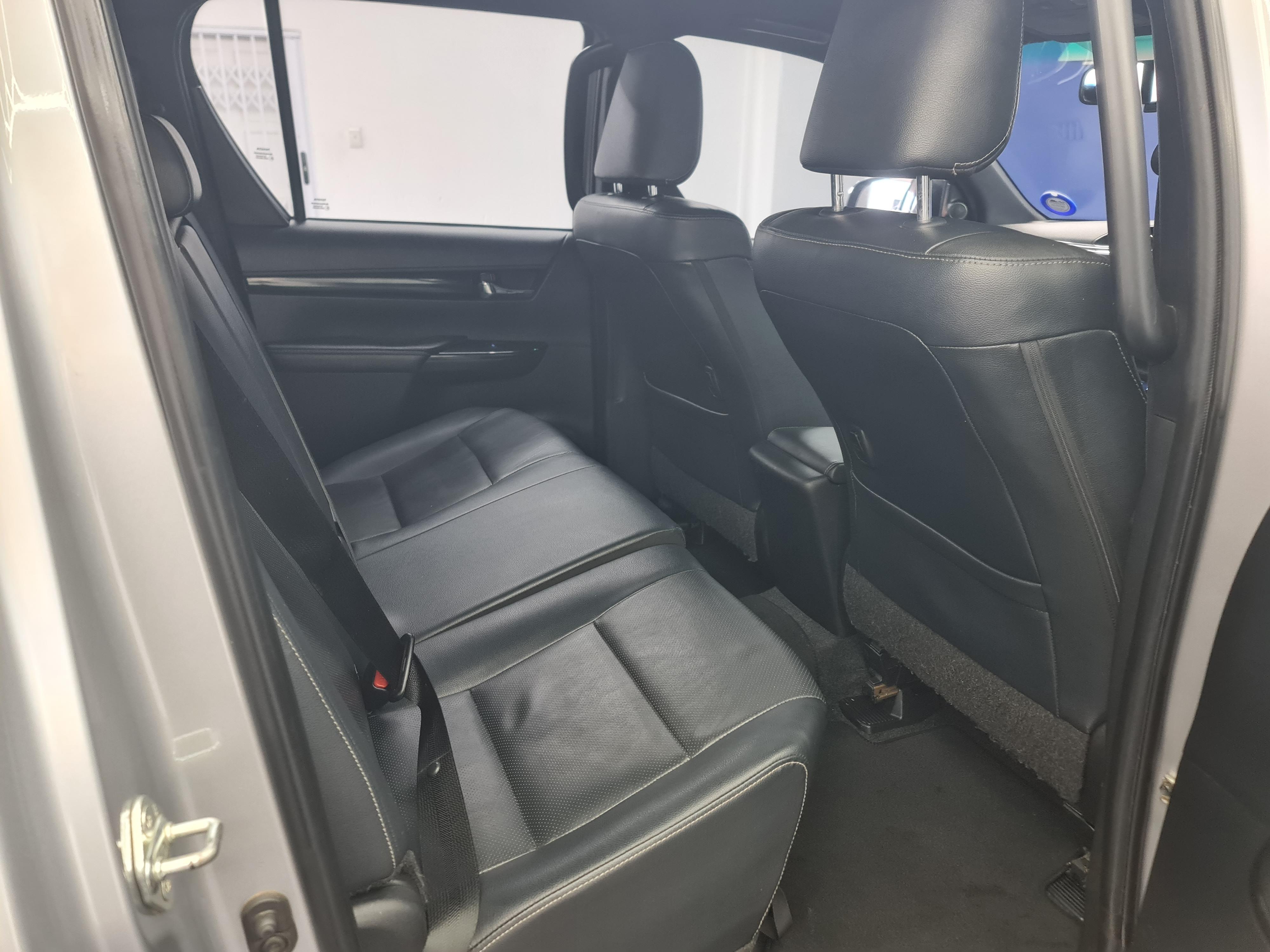 TOYOTA HILUX 2.8 GD-6 RAIDER 4X4 A/T P/U D/C